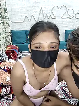 Snapshot of Aahanaaa chatting on October 8, 2025, 7:32 am Aahanaaa online show from October 8, 2025, 7:32 am