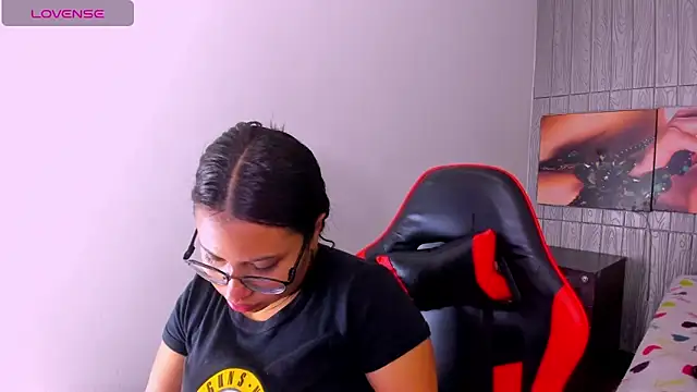 susan mooree online show from April 9, 2026, 8:37 pm