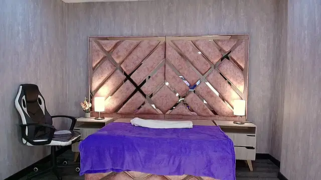 ANABELL BROWN online show from November 27, 2025, 8:09 pm