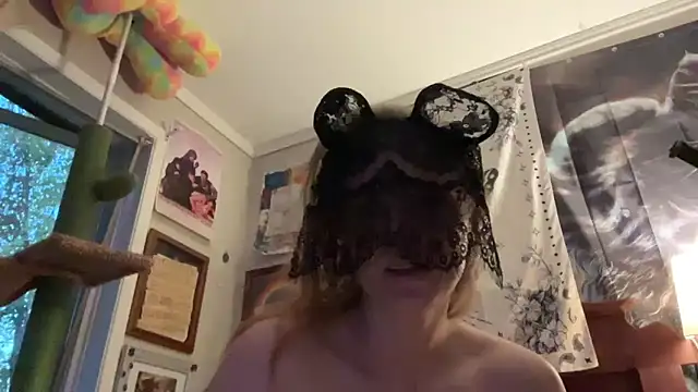 Snapshot of bubblytempest chatting on October 8, 2025, 10:21 pm bubblytempest online show from October 8, 2025, 10:21 pm