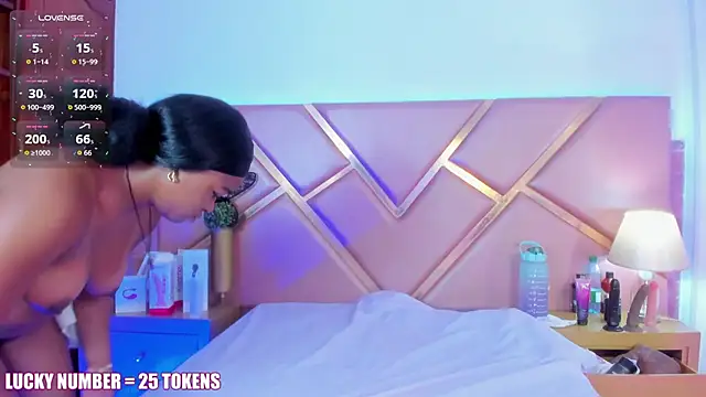 SophieSinclair online show from April 12, 2026, 12:52 pm