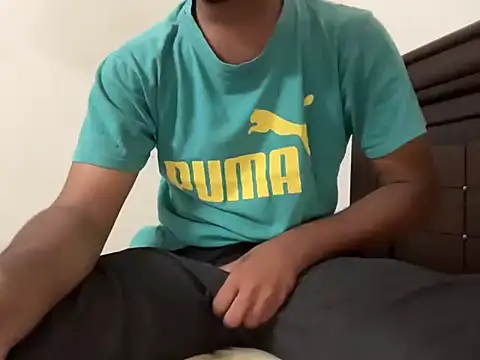 bossyjuicy online show from September 22, 2025, 12:33 pm