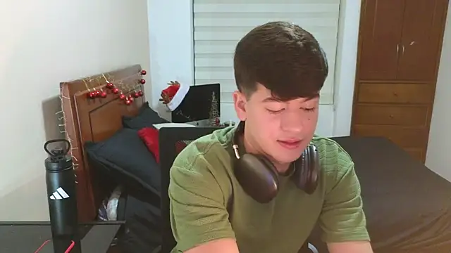 Snapshot of tightncuteass chatting on November 24, 2025, 12:43 am tightncuteass online show from November 24, 2025, 12:43 am