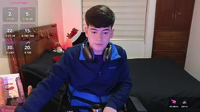 Snapshot of tightncuteass chatting on December 3, 2025, 12:44 am tightncuteass online show from December 3, 2025, 12:44 am