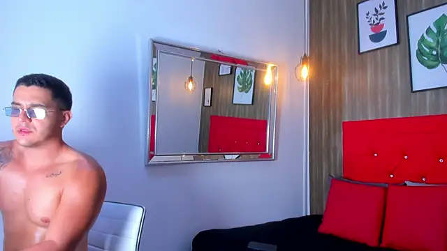 Snapshot of big-tyler chatting on October 13, 2025, 6:42 pm big-tyler online show from October 13, 2025, 6:42 pm