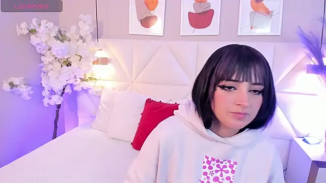 Adara  carter  online show from October 1, 2025, 3:33 am