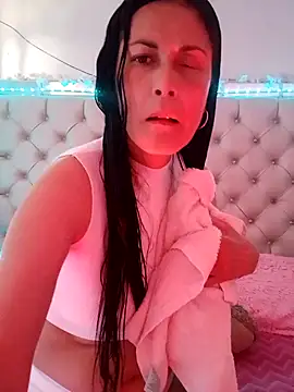 ZARAY 1118 online show from October 26, 2025, 5:46 pm