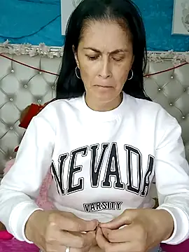 ZARAY 1118 online show from October 18, 2025, 8:55 pm