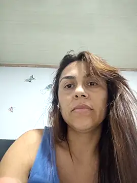 vanessa-titisM online show from April 10, 2026, 2:18 am