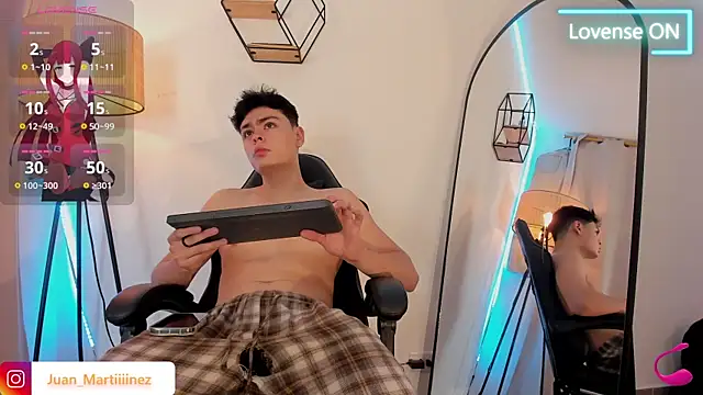 Snapshot of Im_Juaniito chatting on November 14, 2025, 3:54 am Im Juaniito online show from November 14, 2025, 3:54 am