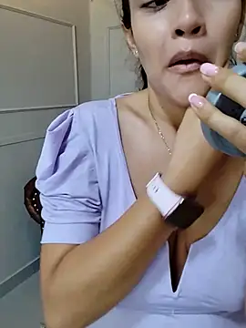 ArielBlossom    online show from September 25, 2025, 11:05 am