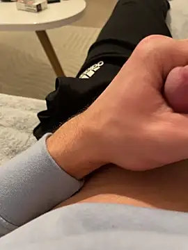 Snapshot of Milike_93 chatting on December 19, 2025, 12:03 am Milike 93 online show from December 19, 2025, 12:03 am