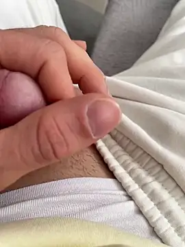 Snapshot of Milike_93 chatting on October 19, 2025, 12:41 pm Milike 93 online show from October 19, 2025, 12:41 pm