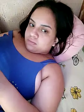 luablancax2021 online show from October 25, 2025, 4:40 pm