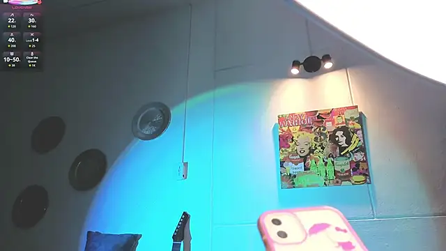 ashlynnlowe  online show from October 6, 2025, 8:09 pm