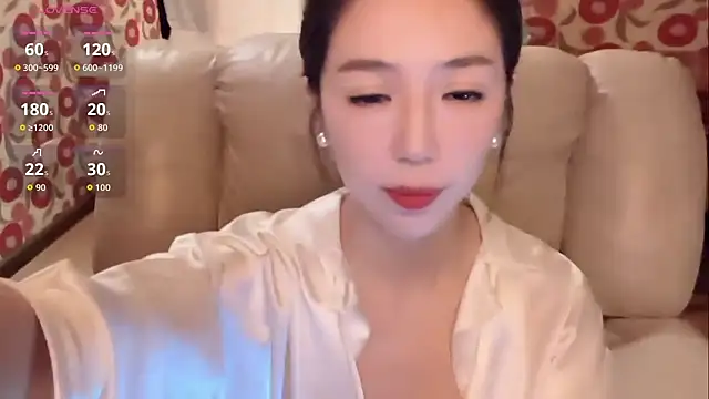 Snapshot of miss-lin chatting on October 6, 2025, 1:12 pm miss-lin online show from October 6, 2025, 1:12 pm