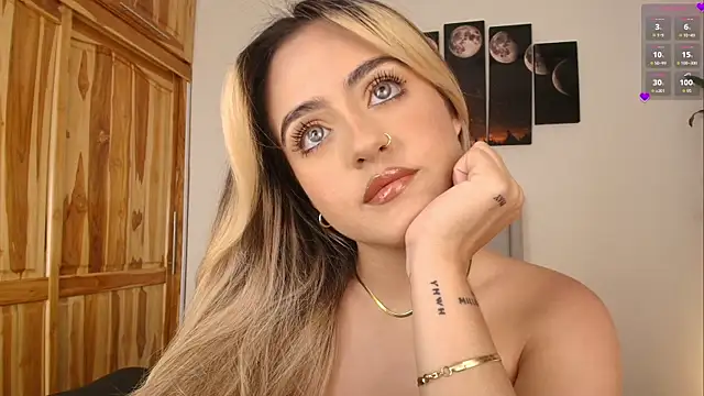 MaryMoon  online show from November 23, 2025, 1:26 am