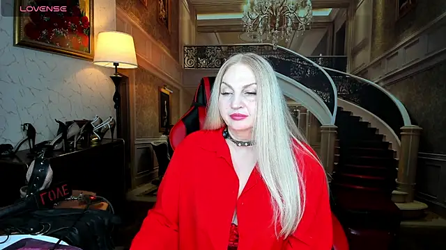 Snapshot of Nina_Devillle chatting on February 19, 2026, 9:01 pm Nina Devillle online show from February 19, 2026, 9:01 pm
