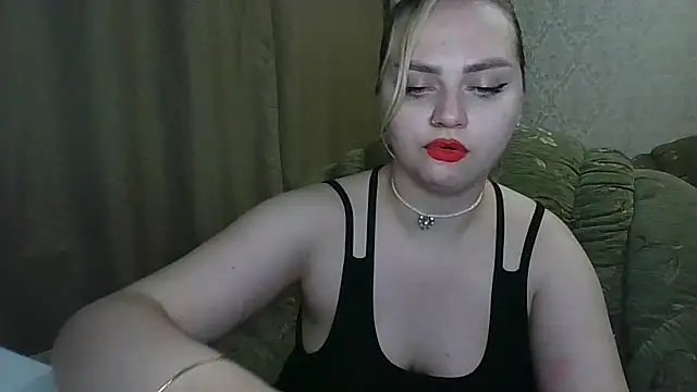 Snapshot of Oryneli chatting on July 14, 2026, 10:38 pm Oryneli online show from July 14, 2026, 10:38 pm