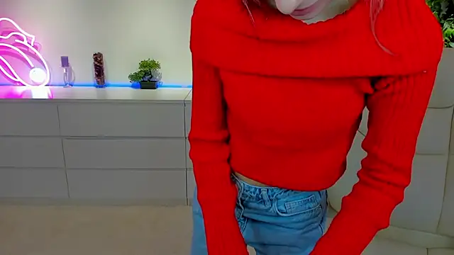 Alina Blonde online show from November 1, 2025, 6:41 am