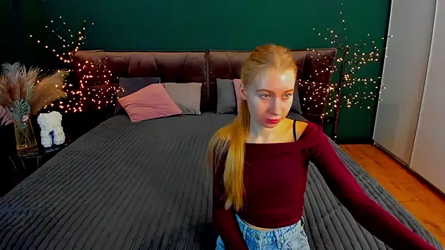 Alina Blonde online show from November 16, 2025, 6:40 am