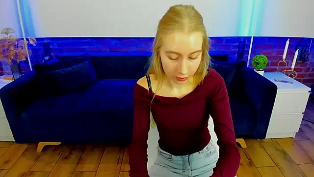 Alina Blonde online show from October 29, 2025, 6:34 am