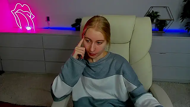 Alina Blonde online show from September 26, 2025, 5:36 am