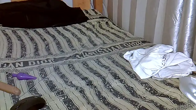 Snapshot of shleybabe chatting on November 26, 2025, 3:23 pm shleybabe online show from November 26, 2025, 3:23 pm