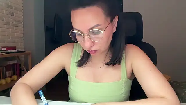 Karllina online show from August 8, 2026, 2:57 pm