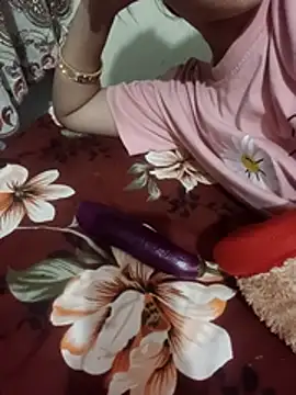 Snapshot of Neha_Singh92 chatting on November 15, 2025, 12:31 pm Neha Singh92 online show from November 15, 2025, 12:31 pm