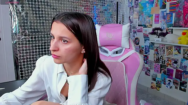 Mary 0Smith online show from October 9, 2025, 4:35 am