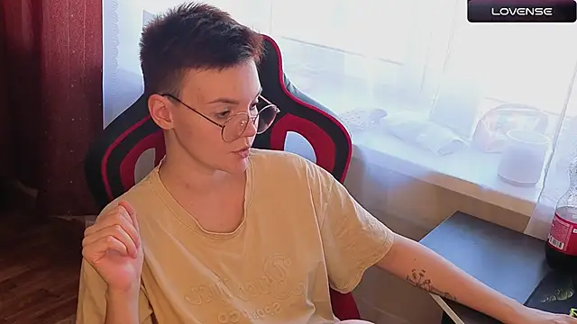 KrisNeal online show from September 17, 2025, 9:22 am