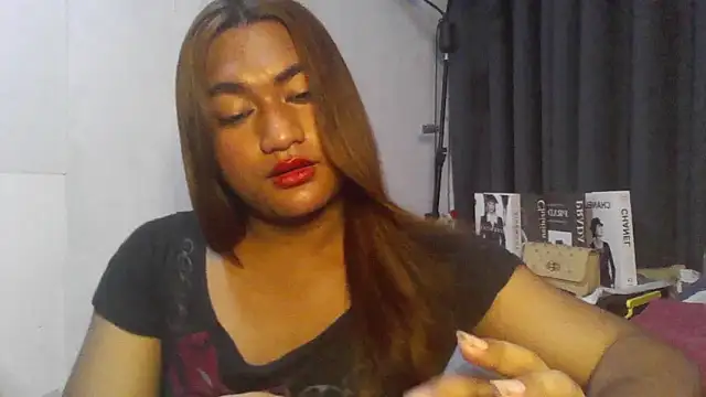 Elysia Fox online show from May 17, 2026, 6:57 am