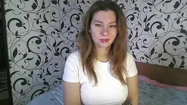 Snapshot of YourEmilie chatting on October 21, 2025, 7:52 am YourEmilie online show from October 21, 2025, 7:52 am