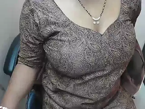 bold naina online show from December 18, 2025, 4:17 am