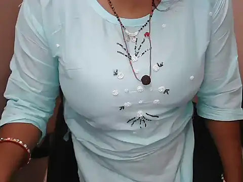 bold naina online show from December 22, 2025, 4:01 am