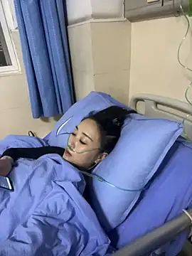 xiuchun100 online show from February 3, 2026, 12:10 pm