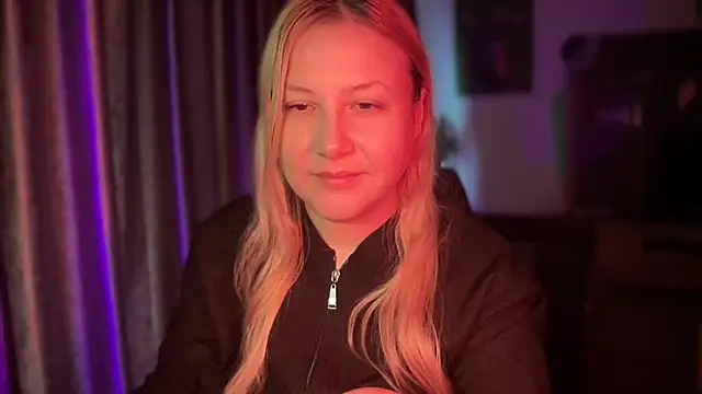 BikiHellena online show from November 16, 2025, 10:53 am