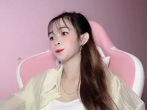 Suna7383 online show from November 6, 2025, 2:43 pm