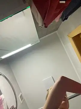 MartaLuna  online show from October 4, 2025, 7:59 pm