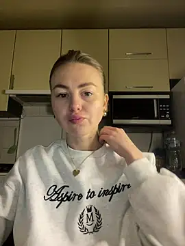 MartaLuna  online show from February 28, 2026, 6:40 pm