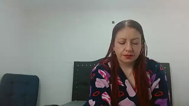 Snapshot of helenn653342 chatting on September 24, 2025, 4:02 pm helenn653342 online show from September 24, 2025, 4:02 pm