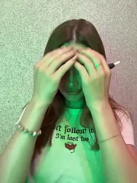 Elizabeth Tay online show from October 10, 2025, 4:52 pm