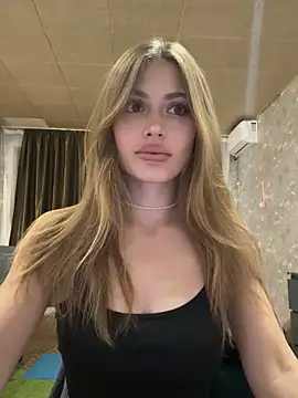 Elizabeth Tay online show from September 16, 2025, 5:03 pm