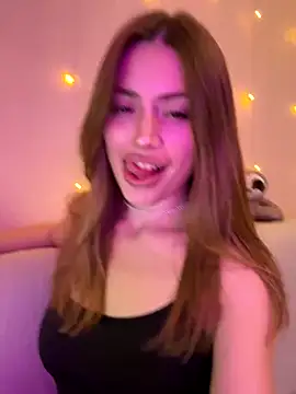 Elizabeth Tay online show from November 16, 2025, 4:01 pm