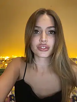 Elizabeth Tay online show from September 25, 2025, 5:30 pm