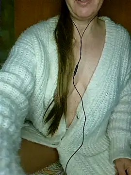 Snapshot of Miciaincalor chatting on February 11, 2026, 9:58 pm Miciaincalor online show from February 11, 2026, 9:58 pm