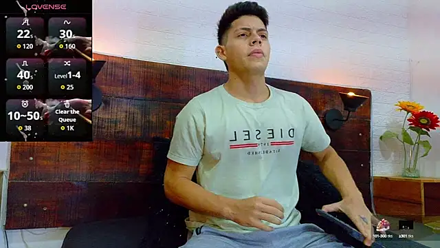 JhosuaVega online show from September 23, 2025, 2:07 am