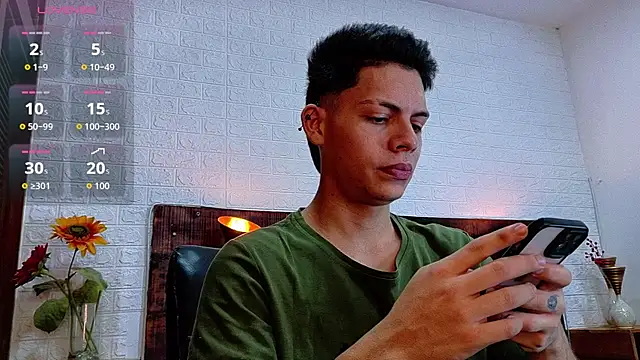 JhosuaVega online show from November 14, 2025, 10:02 pm