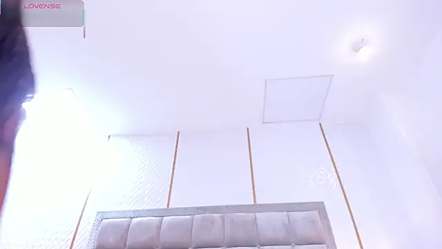 DakotaWangi online show from March 26, 2026, 3:38 am